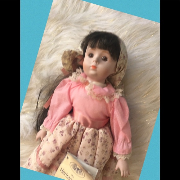 VINTAGE DOLL - Picture 2 of 6